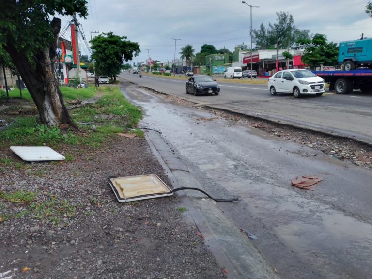 Carretera abandonada en Veracruz